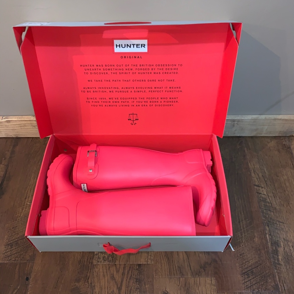 Size 6 hyper pink hunter rain boots